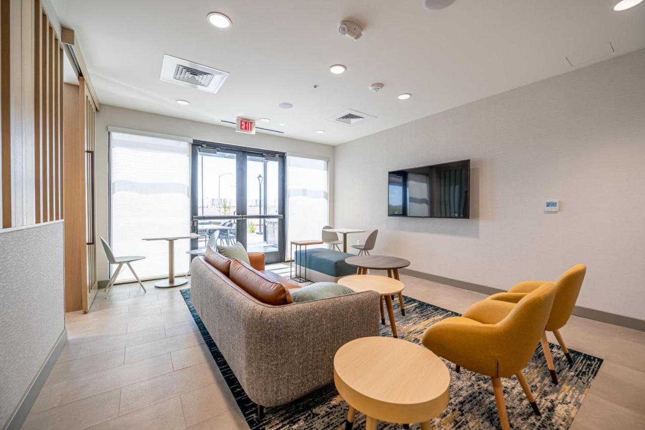Towneplace Suites By Marriott Las Vegas North I-15 Экстерьер фото